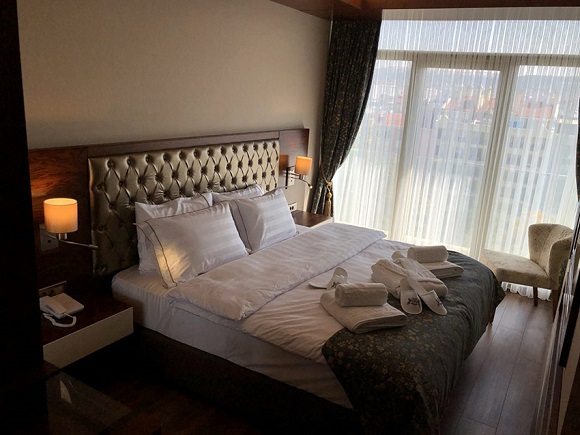 Otel Sarar Kızılcıklı