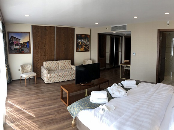 Otel Sarar Kızılcıklı